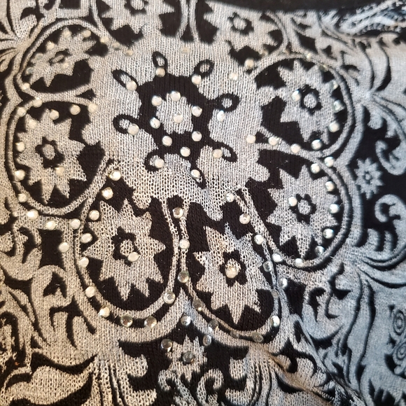 Dots Black/White Top - Picture 3 of 5